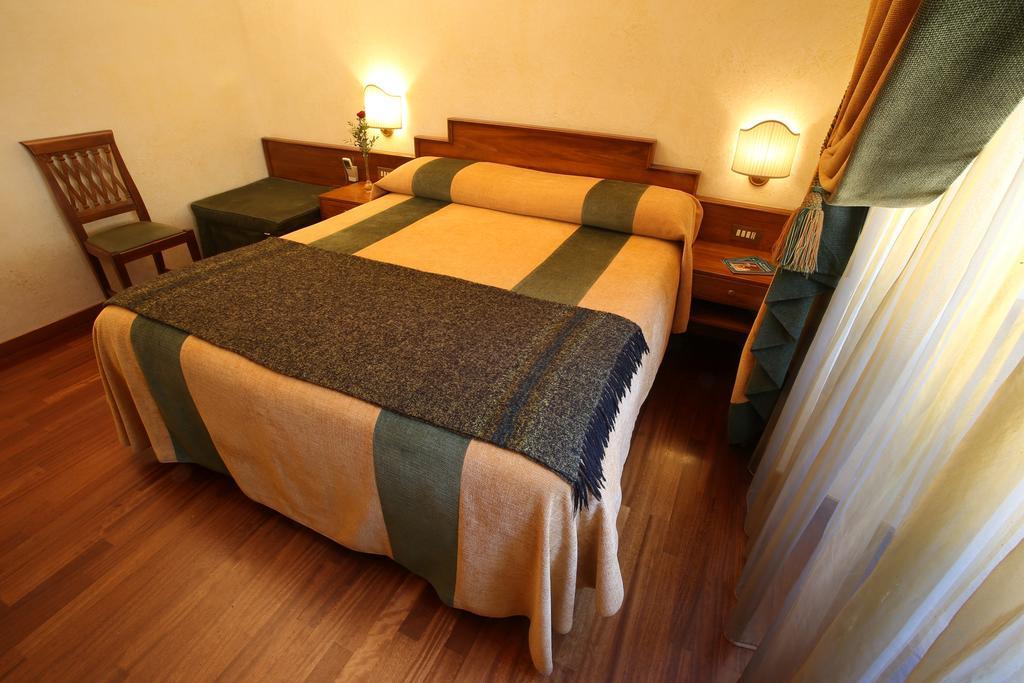 Bed and Breakfast Al Colonnato Di San Pietro à Rome Extérieur photo