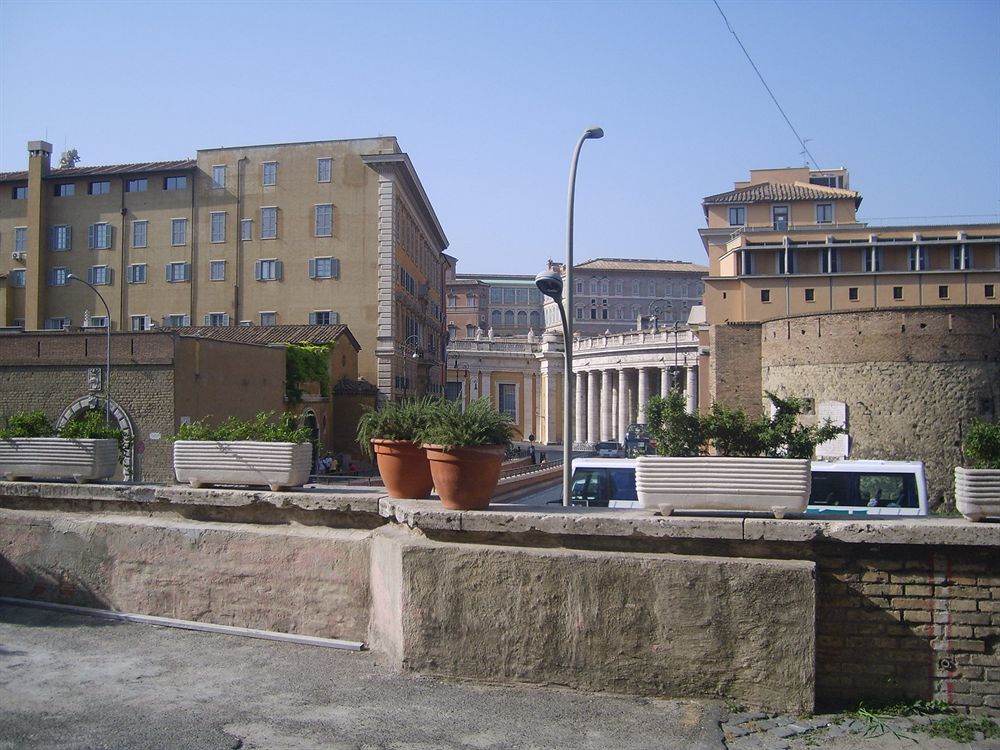 Bed and Breakfast Al Colonnato Di San Pietro à Rome Extérieur photo