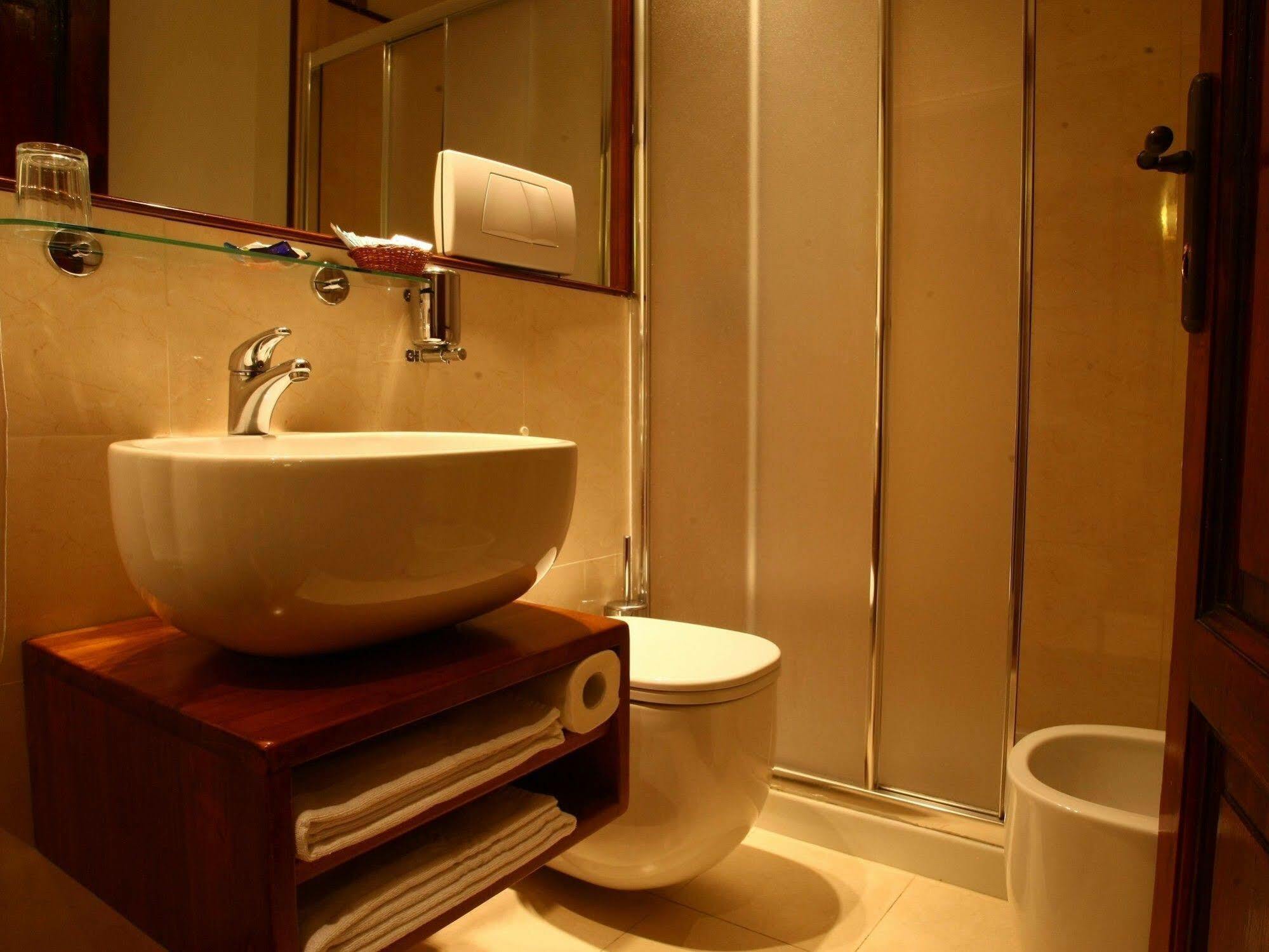 Bed and Breakfast Al Colonnato Di San Pietro à Rome Extérieur photo