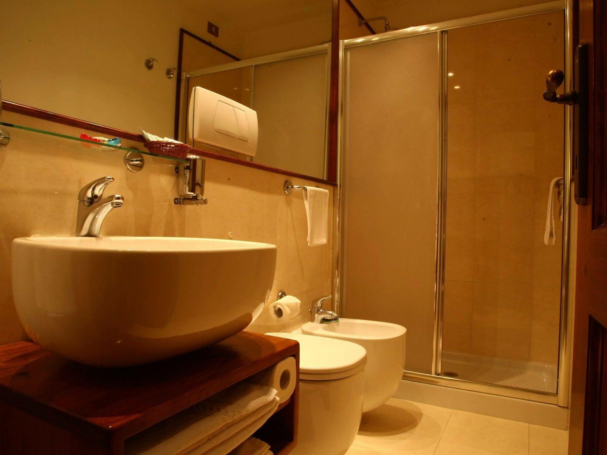 Bed and Breakfast Al Colonnato Di San Pietro à Rome Extérieur photo