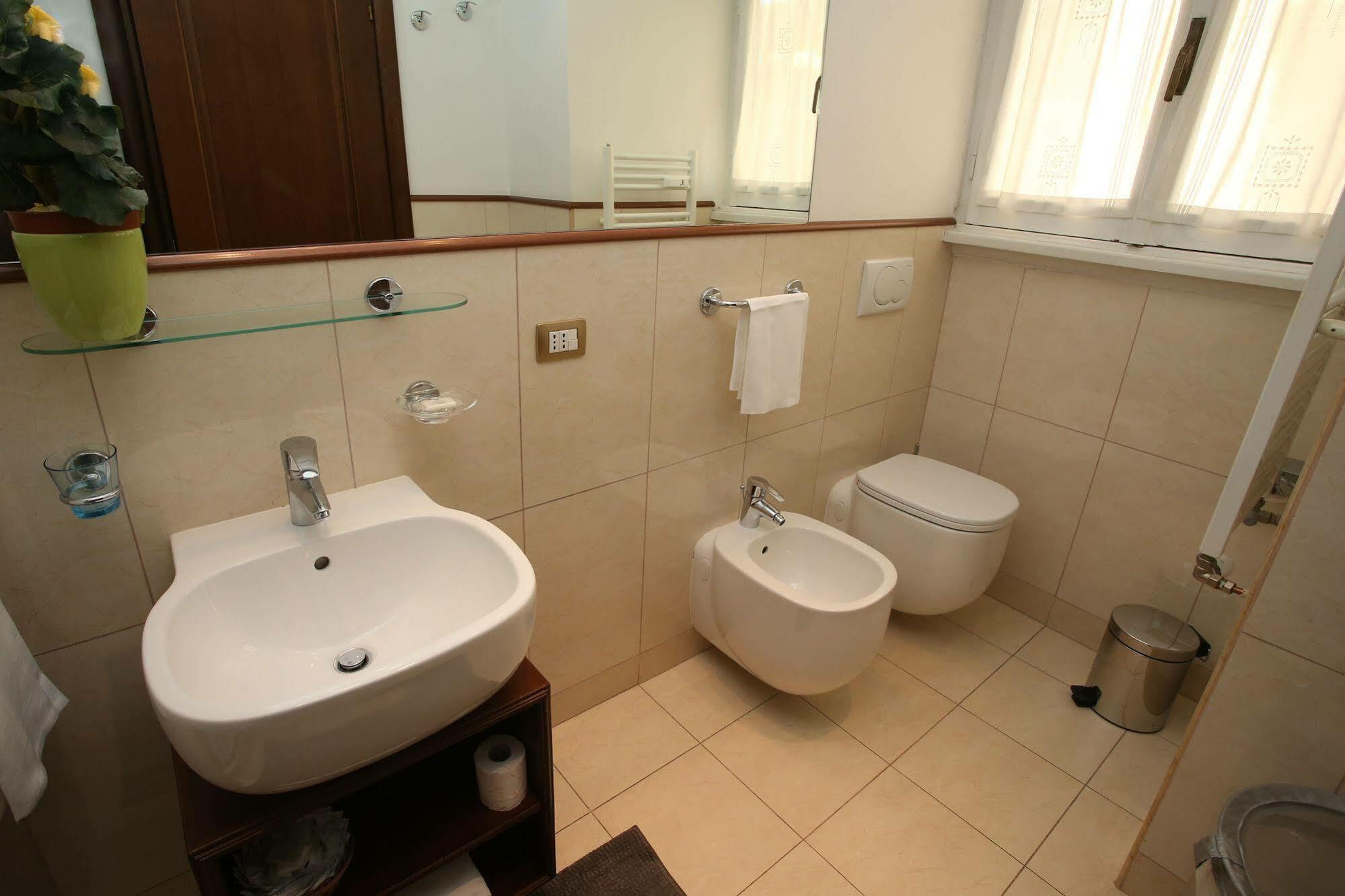 Bed and Breakfast Al Colonnato Di San Pietro à Rome Extérieur photo