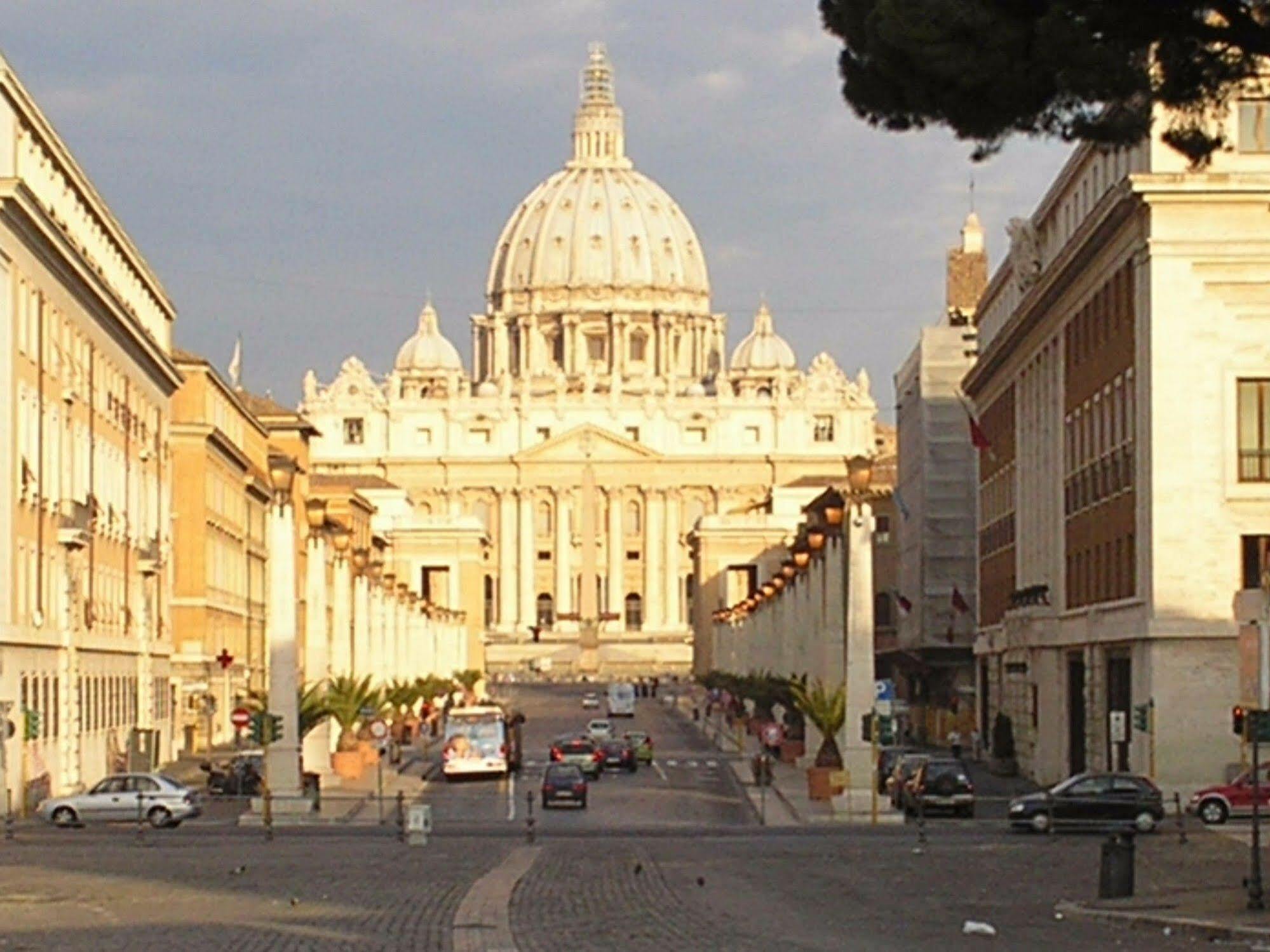 Bed and Breakfast Al Colonnato Di San Pietro à Rome Extérieur photo